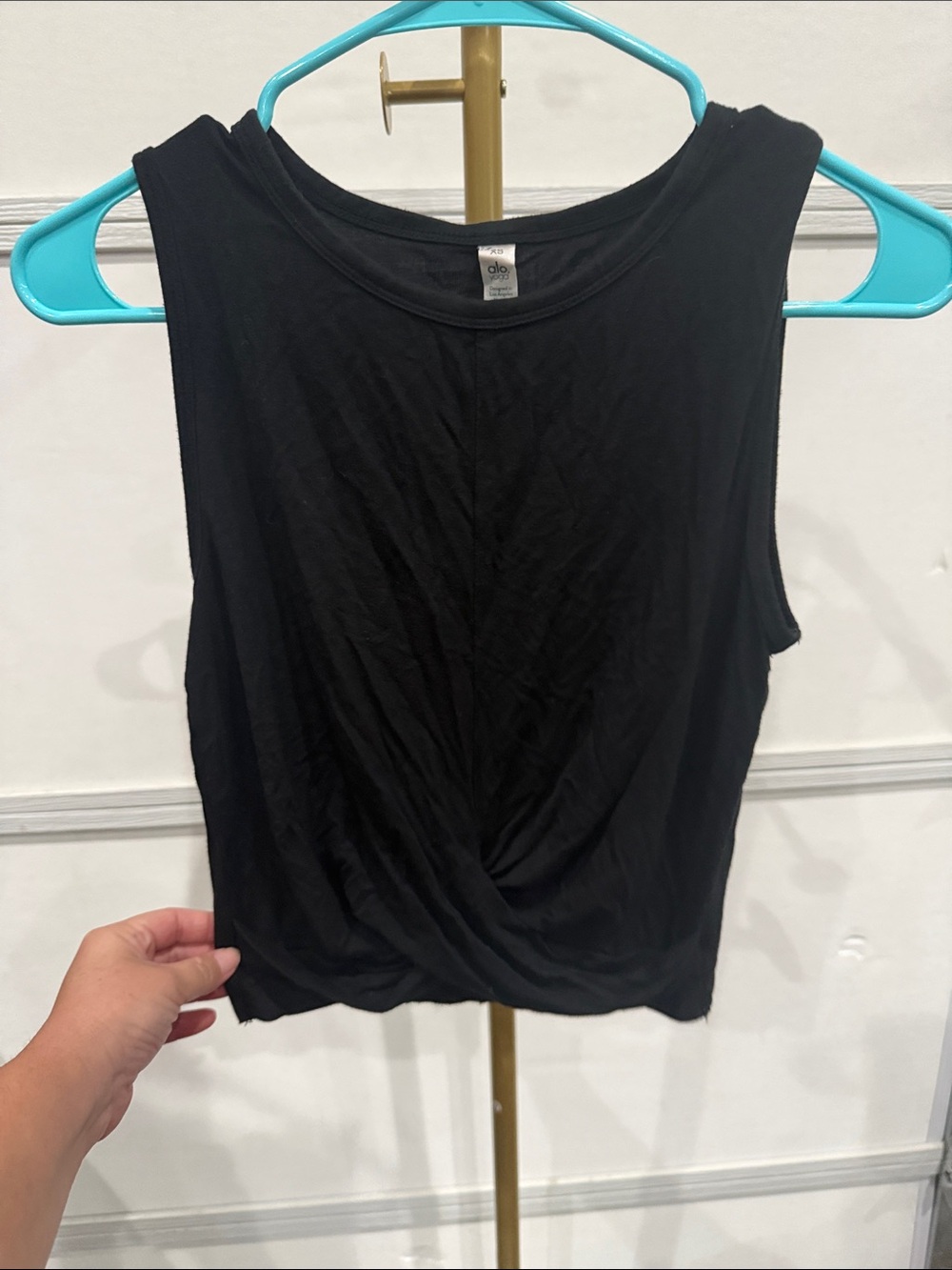 ALO Yoga Black Twist-Front Sleeveless Tank